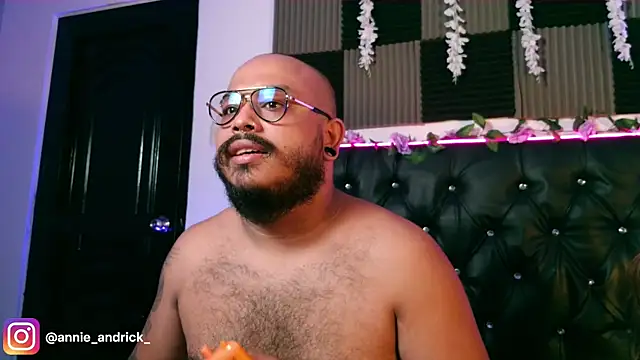  leda swan  online show from 03.29.26