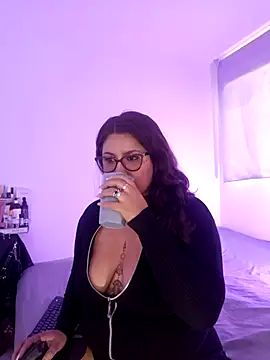 Vesper Vixen online show from 11.24.25