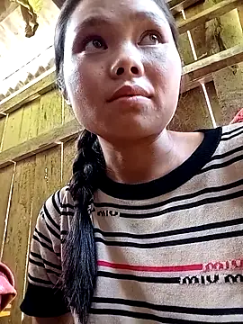 Snapshot of omiu-baby chatting on 09.28.25 omiu-baby online show from 09.28.25