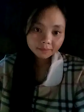 Snapshot of omiu-baby chatting on 09.30.25 omiu-baby online show from 09.30.25