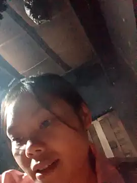 Snapshot of omiu-baby chatting on 09.30.25 omiu-baby online show from 09.30.25