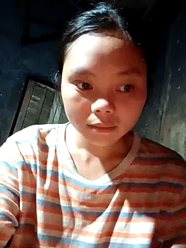 Snapshot of omiu-baby chatting on 10.05.25 omiu-baby online show from 10.05.25