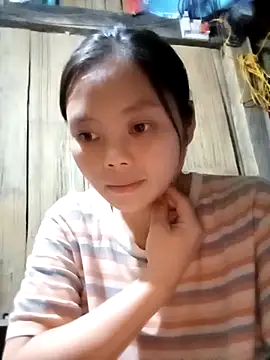 Snapshot of omiu-baby chatting on 10.06.25 omiu-baby online show from 10.06.25