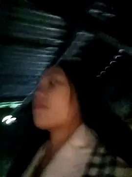 Snapshot of omiu-baby chatting on 10.09.25 omiu-baby online show from 10.09.25