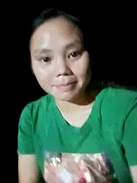 Snapshot of omiu-baby chatting on 10.13.25 omiu-baby online show from 10.13.25