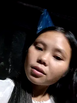 Snapshot of omiu-baby chatting on 10.16.25 omiu-baby online show from 10.16.25