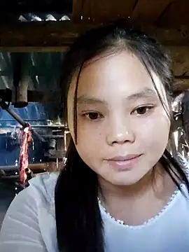 Snapshot of omiu-baby chatting on 10.17.25 omiu-baby online show from 10.17.25