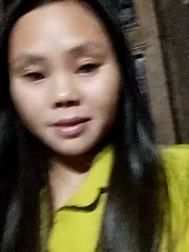 Snapshot of omiu-baby chatting on 10.18.25 omiu-baby online show from 10.18.25