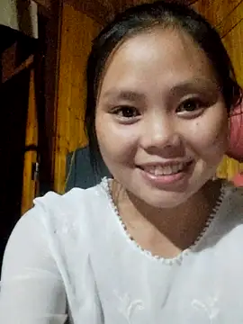 Snapshot of omiu-baby chatting on 10.23.25 omiu-baby online show from 10.23.25