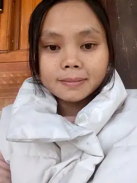 Snapshot of omiu-baby chatting on 11.03.25 omiu-baby online show from 11.03.25