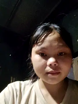 Snapshot of omiu-baby chatting on 05.17.26 omiu-baby online show from 05.17.26