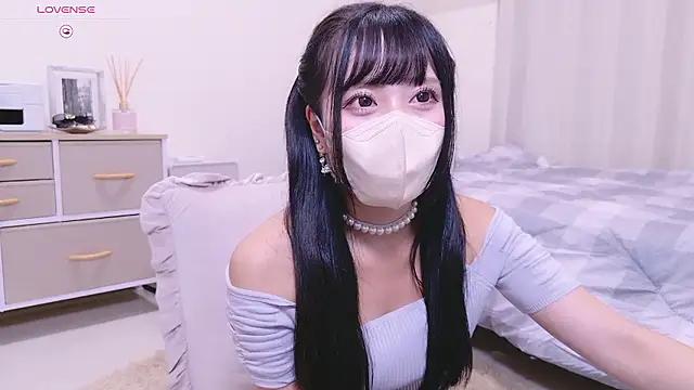 YURi luv online show from 09.15.25