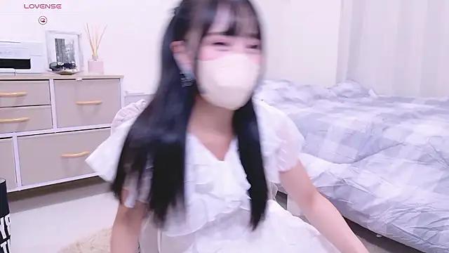 YURi luv online show from 09.19.25