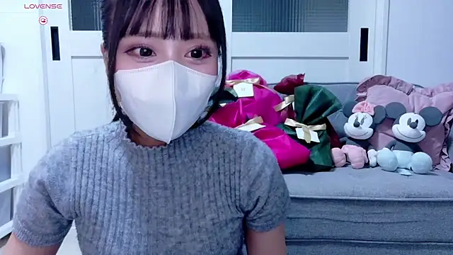 YURi luv online show from 09.28.25