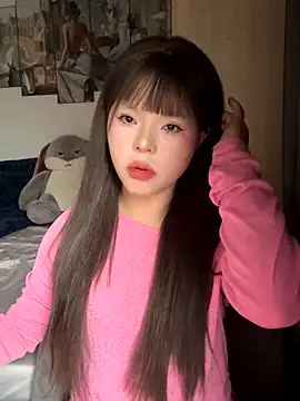 SarahBeii online show from 10.27.25