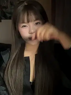 SarahBeii online show from 11.17.25