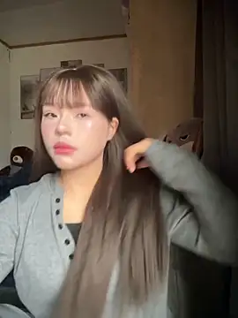 SarahBeii online show from 12.20.25