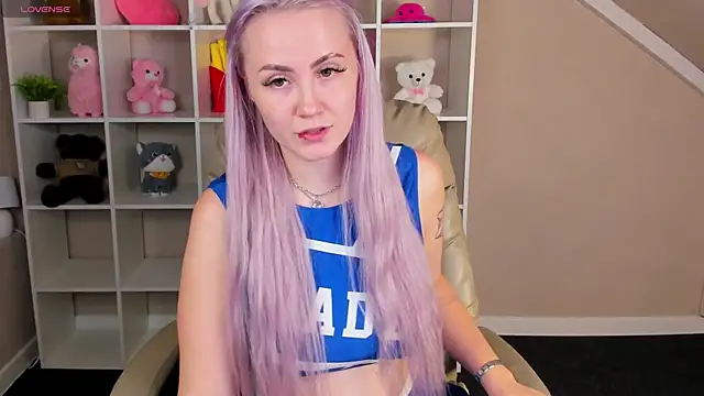 Snapshot of Joyce_Howard chatting on 10.15.25 Joyce Howard online show from 10.15.25