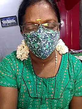 Snapshot of umashreetamil chatting on 09.28.25 umashreetamil online show from 09.28.25