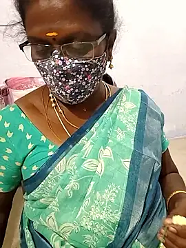 Snapshot of umashreetamil chatting on 09.28.25 umashreetamil online show from 09.28.25