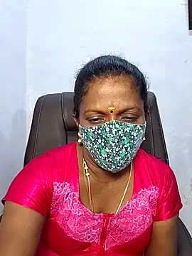 Snapshot of umashreetamil chatting on 10.05.25 umashreetamil online show from 10.05.25