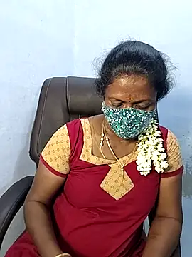 Snapshot of umashreetamil chatting on 10.08.25 umashreetamil online show from 10.08.25