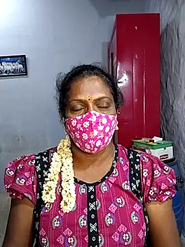 Snapshot of umashreetamil chatting on 10.14.25 umashreetamil online show from 10.14.25