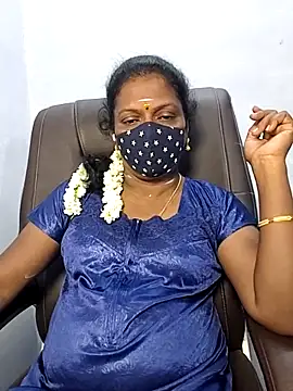 Snapshot of umashreetamil chatting on 10.18.25 umashreetamil online show from 10.18.25