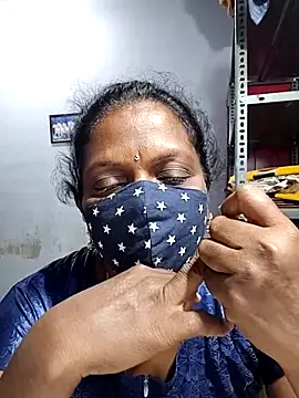 Snapshot of umashreetamil chatting on 10.19.25 umashreetamil online show from 10.19.25