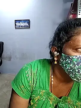 Snapshot of umashreetamil chatting on 10.21.25 umashreetamil online show from 10.21.25