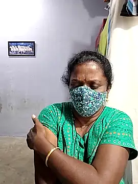 Snapshot of umashreetamil chatting on 10.24.25 umashreetamil online show from 10.24.25