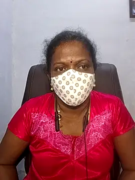 Snapshot of umashreetamil chatting on 10.31.25 umashreetamil online show from 10.31.25