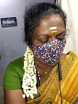 Snapshot of umashreetamil chatting on 11.04.25 umashreetamil online show from 11.04.25