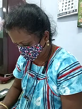 Snapshot of umashreetamil chatting on 11.05.25 umashreetamil online show from 11.05.25