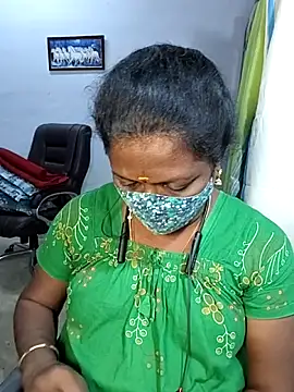 Snapshot of umashreetamil chatting on 11.06.25 umashreetamil online show from 11.06.25