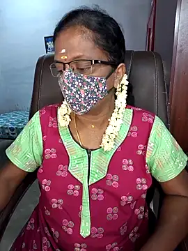 Snapshot of umashreetamil chatting on 04.21.26 umashreetamil online show from 04.21.26