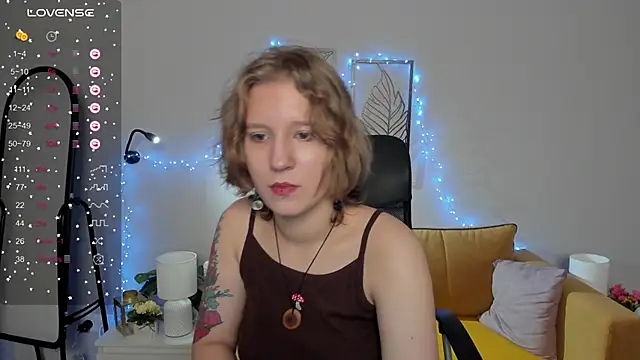 Snapshot of Hailey_Foxy chatting on 09.25.25 Hailey Foxy online show from 09.25.25