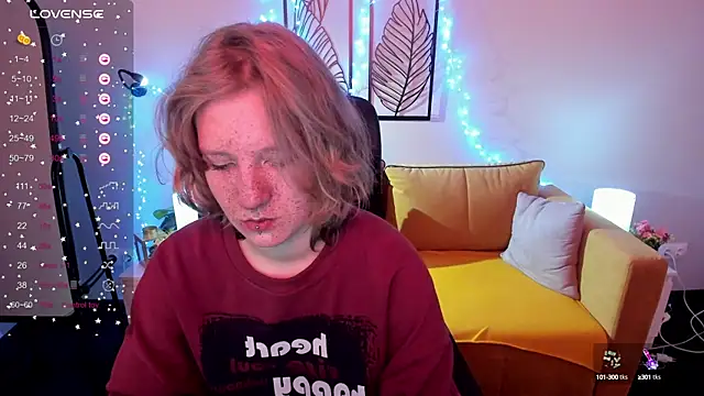 Snapshot of Hailey_Foxy chatting on 10.12.25 Hailey Foxy online show from 10.12.25