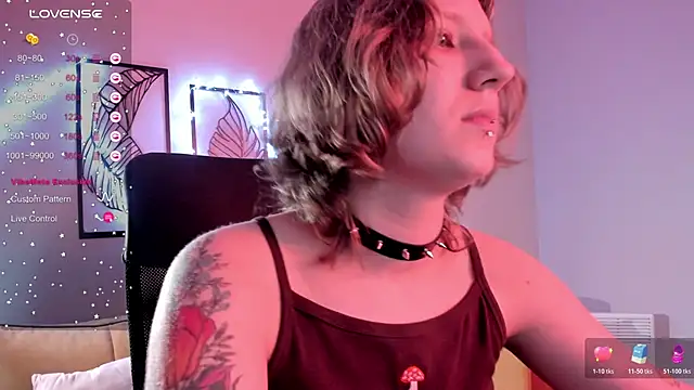 Snapshot of Hailey_Foxy chatting on 11.01.25 Hailey Foxy online show from 11.01.25