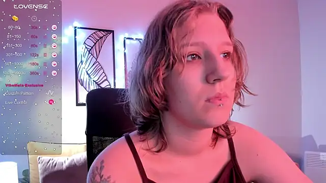 Snapshot of Hailey_Foxy chatting on 11.02.25 Hailey Foxy online show from 11.02.25