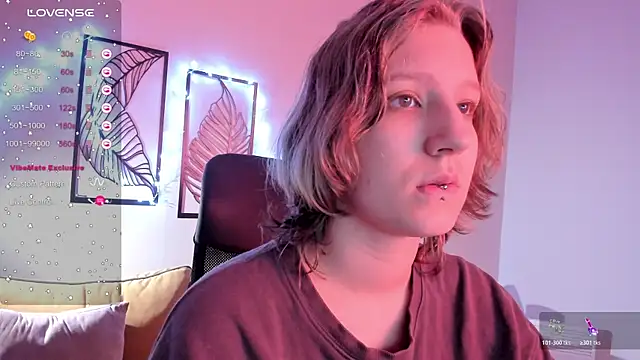 Snapshot of Hailey_Foxy chatting on 11.03.25 Hailey Foxy online show from 11.03.25