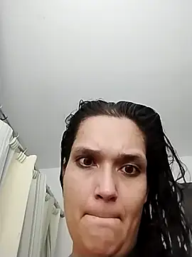 Snapshot of RaeBanzz chatting on 09.29.25 RaeBanzz online show from 09.29.25