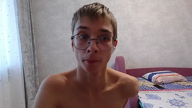 glasses cat online show from 11.15.25