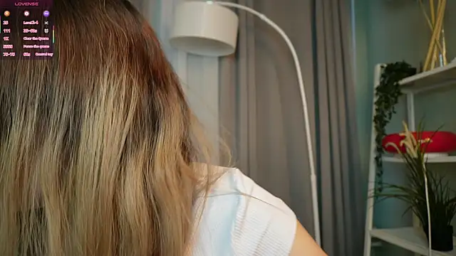 Lina Glow online show from 11.22.25