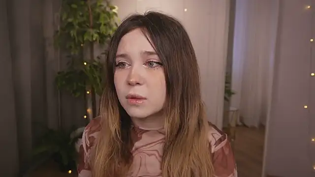 Lina Glow online show from 03.20.26