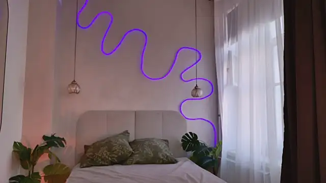 Lina Glow online show from 04.12.26