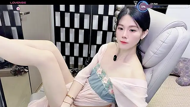 Snapshot of Yueyue-MM chatting on 07.14.26 Yueyue-MM online show from 07.14.26