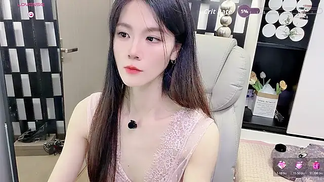 Snapshot of Yueyue-MM chatting on 07.18.26 Yueyue-MM online show from 07.18.26