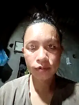 Snapshot of simi-lucy chatting on 10.27.25 simi-lucy online show from 10.27.25