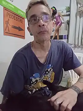 Snapshot of dinho_carioca chatting on 05.25.26 dinho carioca online show from 05.25.26